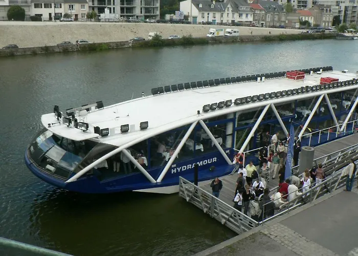 Apartment Quai De Versailles *
